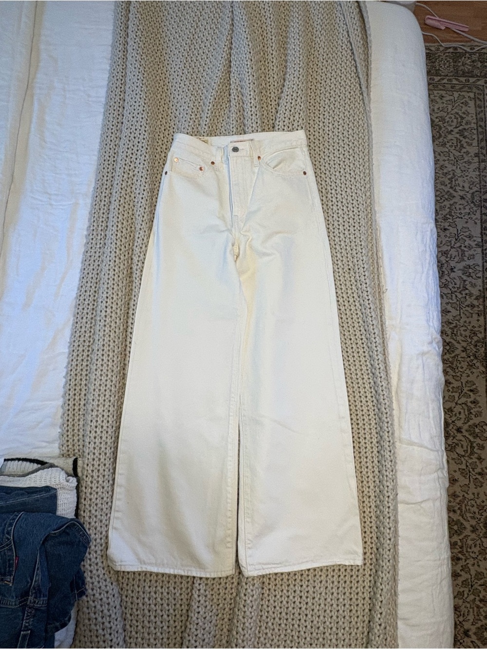 NWOT | Levi’s Ribcage Wide Leg Jeans - Off-White